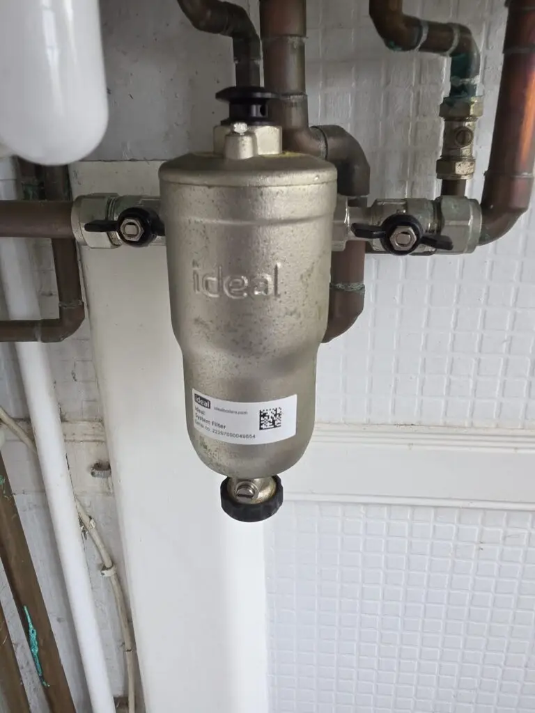 Ideal magnetic filter cleaned while at the boiler servicing in Hull